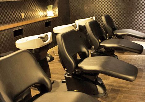 【近鉄奈良駅】≪完全週休2日制≫≪月給23万円～≫≪土日休みも相談OK≫≪社会保険完備≫≪最短2年でスタイリストデビュー可能≫しっかりとした教育環境の整ったサロンで技術習得！駅チカなので通勤もラクラク！「Trip by NYNY（トリップバイニューヨークニューヨーク）」からアシスタント（美容師）の求人☆★