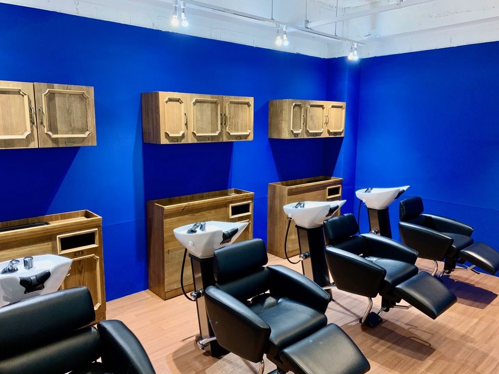 【西梅田】≪保障給あり≫≪完全マンツーマン≫≪自由出勤制≫≪正社員制度あり≫フリーランスが初めての方も歓迎！お客様とじっくり向き合える入客が可能です！勤務時間や休みの相談も可能です！「FIX-hair 梅田店（フィックスヘアーウメダテン）」からスタイリスト（美容師）の求人★☆