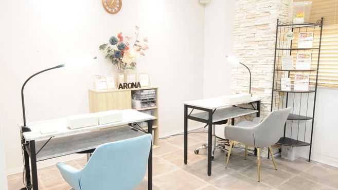 【西梅田】ネイリスト1年以上の経験者の募集！≪完全週休2日制≫≪社会保険完備≫≪実働8時間≫≪業務委託もOK≫経験豊富なスタッフが揃う人気ネイルサロン！休みや勤務時間の相談OKです！「Arona nail（アローナネイル）」からネイリスト（ネイル）の求人★☆