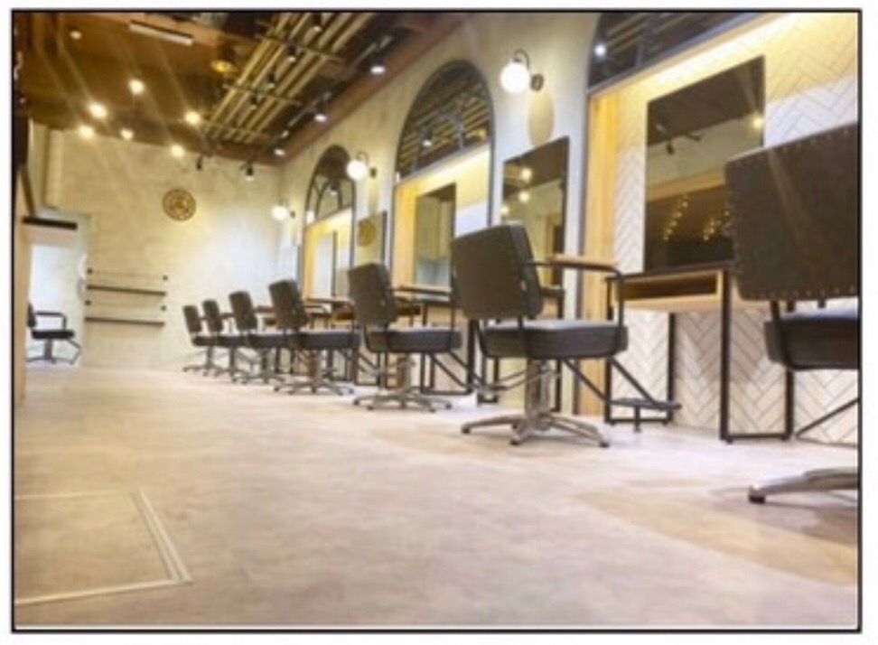 【梅田駅】TVの取材も受ける人気サロンからスタッフ大募集!!完全歩合制≪40~60%還元≫やればやるだけ高収入が可能な環境!!グループ店では100万円報酬を受取るスタッフも在籍している「EIL hair Hono(エイルヘアーホノ)」からスタイリスト(美容師)の求人★☆