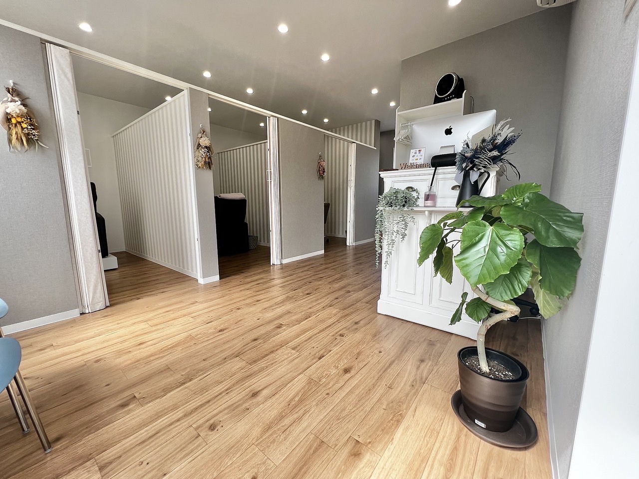 【神辺町】≪業務委託≫≪フリー40%/指名50%還元≫やればやるだけ高収入が可能な環境!!週休2日もOKなのでプライベートな時間も大切にできます!!ネイルメニューもあるので多くのお客様が来店される「EIL beauty Honey(エイルビューティハニー)」からアイリスト(アイデザイナー・まつげエクステ)の求人☆☆