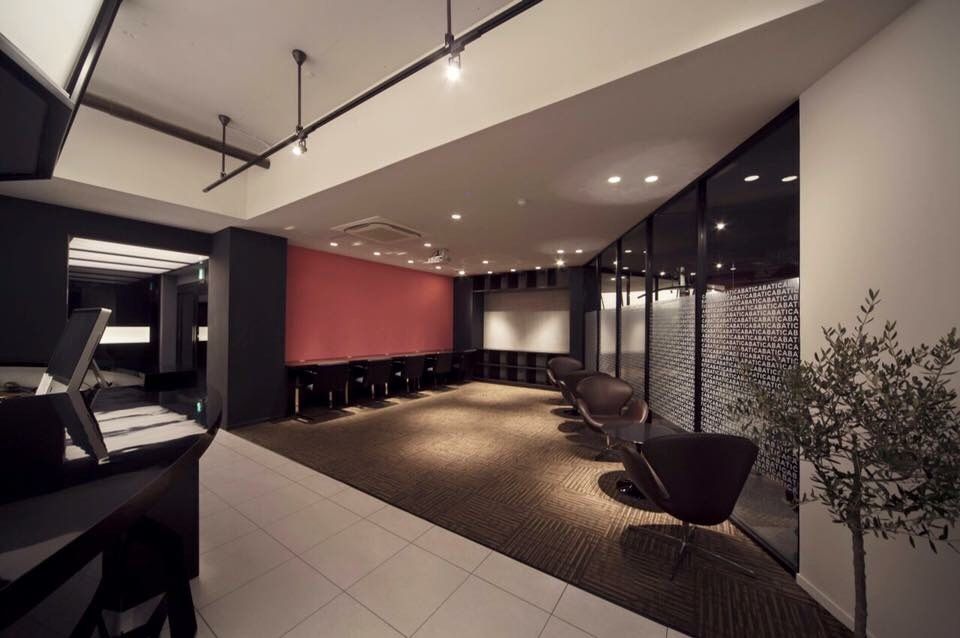 【井尻】★社会保険あり★月休8日★自分のライフスタイルにあった働き方が出来ますよ♪日焼けマシン、フィットネスクラブ、バーラウンジがあり、意識の高い男性が集う「BATICA（バチカ）」からスタイリスト（美容師・理容師）の求人☆★☆