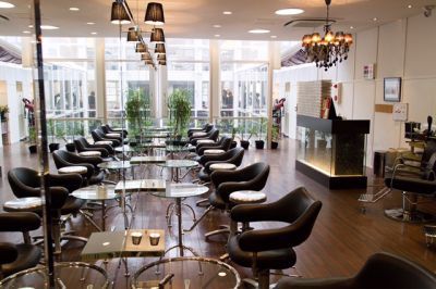 【近鉄奈良】≪月8,9日休み&日曜定休あり≫≪社会保険完備≫自分の売上に応じてしっかり評価していただける環境ですよ!エクステの需要が高く、平均客単価は1万円以上!トレンド発信型トータルビューティーサロン「IVAn&LIZ(イヴァンアンドリズ)」からスタイリスト(美容師)の求人☆★☆