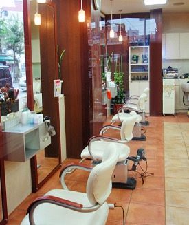 【姫島】≪18:40までに退勤≫≪スタイリスト月給25～50万円≫ママさんスタイリスト活躍中！経験豊富なスタッフさんが多く、アットホームな雰囲気も自慢！店舗歩合なので皆が頑張った分がちゃんと返ってくるのでやりがいもありますよ。「MAMAS 姫島店（ママスヒメジマテン）」からスタイリスト（美容師）の求人☆★☆