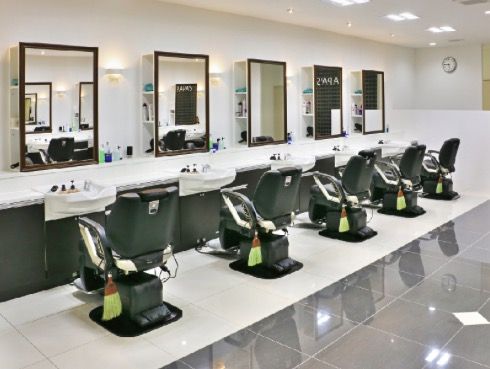 【出屋敷】≪19時終わり≫≪月収40万円以上可能≫入客もできてしっかり稼げる!終わる時間も早いのでメリハリもつけれます！地域密着の理容室、「PAPAS 尼崎店（パパスアマガサキテン）」から理容師（理容室）の求人☆★☆