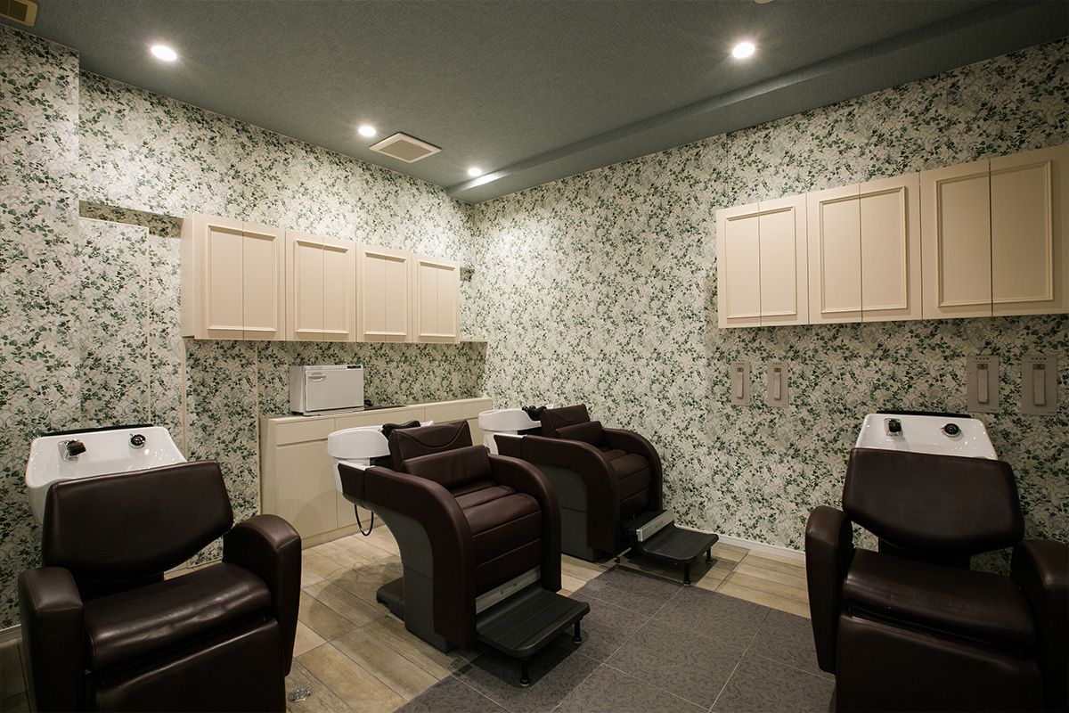 【天神橋筋六丁目】≪月1回土日休みあり≫≪朝レッスンメイン≫≪19時までに退勤≫≪社会保険あり≫≪月給20万円≫夜も遅くならず働きやすい！ママさんを中心に幅広い世代に愛されるサロン「vivo 天六店（ビーボテンロクテン）」からアシスタント（美容師）の求人☆★☆