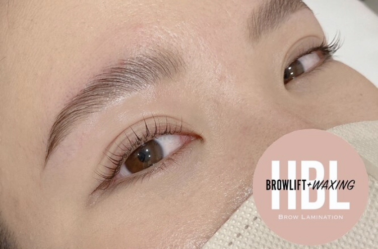 【守山駅】≪実務経験3年以上ある方の募集≫≪早番と遅番の2交代制≫≪月8日休み≫≪土日休みOK≫≪社会保険完備≫残業一切なしで19時ごろ退勤可能！頑張った分はしっかりお給与に還元して貰えるサロン！豊富なメニュー展開で様々な技術も学べる！「美FREYJA（ビフレイヤ）」からアイリスト（アイデザイナー・まつげエクステ）の求人☆★☆