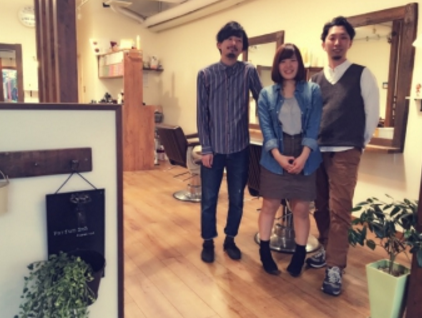 【堺東】≪未経験・通信生・新卒生OK≫≪2年半デビュー≫少人数制なのでオーナーさんから直接指導してもらえます◇理容師免許でも応募OK♪男女問わず幅広い年齢層のお客様が通われるアットホームサロン「hal Hair Works（ハルヘアーワークス）」からアシスタント（美容師）の求人☆★