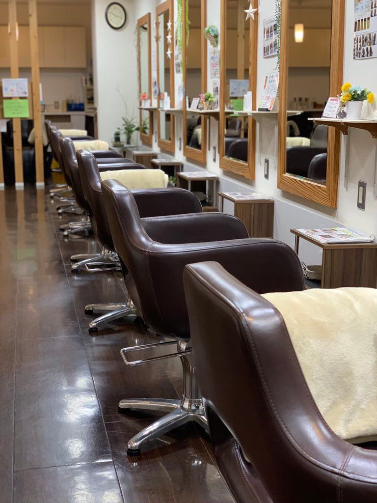 【堺東】≪18時退社可能≫≪プライベートとお仕事の両立が叶う≫≪第2日曜定休≫働きやすい環境が魅力的!退社時間も早いので、お仕事とプライベートの両立が叶う環境が整っています!「hair&make b-four(ヘアーアンドメイクビーフォー)」からスタイリスト(美容師)の求人★☆