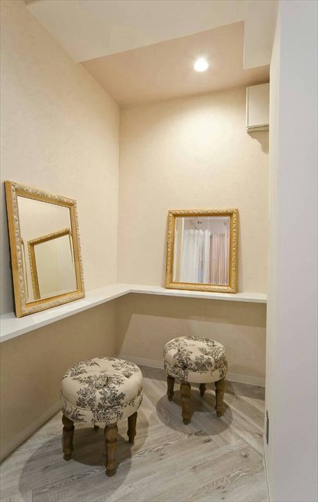 【烏丸】未経験・新卒生OK！厚生省が認可・特許技術を使用したサロン！社会保険完備・実働8時間・完全週休2日！長く勤めることのできるサロン！”felim 烏丸店（フェリムカラスマテン）”からアイリスト（アイデザイナー・まつ毛エクステ）の求人☆★