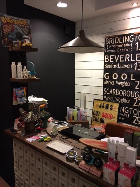 【新金岡】早ければ19〜20時退勤！メリハリつけて働けます！フェイシャルエステもすれば手当もついてお給料UPも狙えます。アメリカンテイストのオシャレなメンズサロン「JAWS（ジョーズ）」からアシスタント（理容師・美容師）の求人☆☆