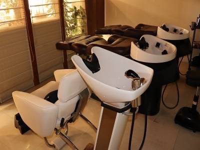 【大和高田駅】ママさん美容師さんが働きやすい環境です！入客チャンスもあるので、安心してください！スタッフさんの定着率が良いサロン「Peace of hair（ピースオブヘアー）」からスタイリスト（美容師）の求人☆☆