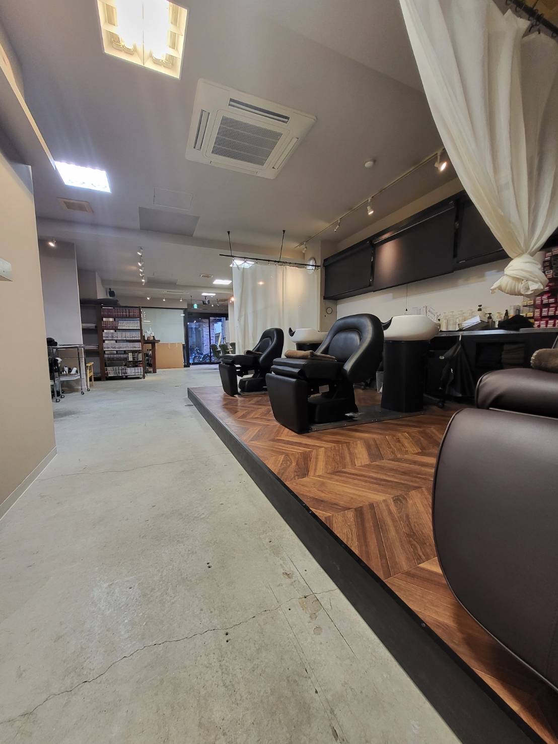 【福島】≪社会保険完備≫デザインだけでなく、お客様一人一人に合わせたヘアケアも提案！まつ毛エクステやヘッドスパも提供するトータルビューティーサロン「RGB garage（アールジービー ガレージ）」からスタイリスト（美容師）の求人★☆