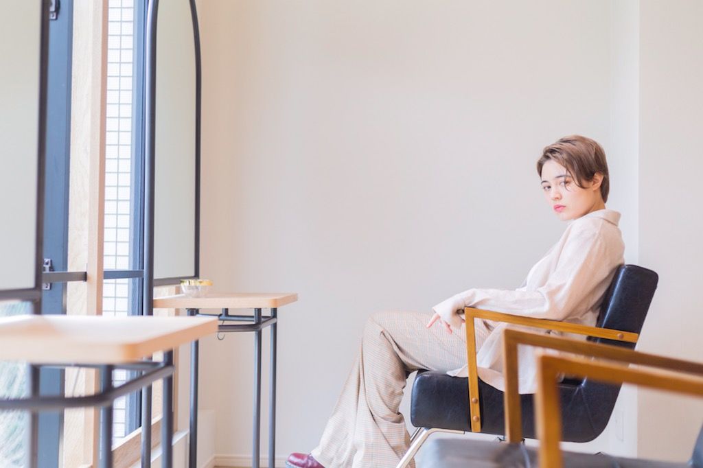 【谷町四丁目】≪22.5万円スタート≫≪社会保険完備≫≪完全週休2日制≫≪未経験・通信生・新卒生OK≫営業中の空いた時間でレッスン!マンツーマンで技術指導してもらえる環境です!ヘアケアや癒しメニューにも力を入れており、お客様がゆったり過ごせる美容室「PARK by smil(パークバイスミール)」からアシスタント(美容師)の求人☆★