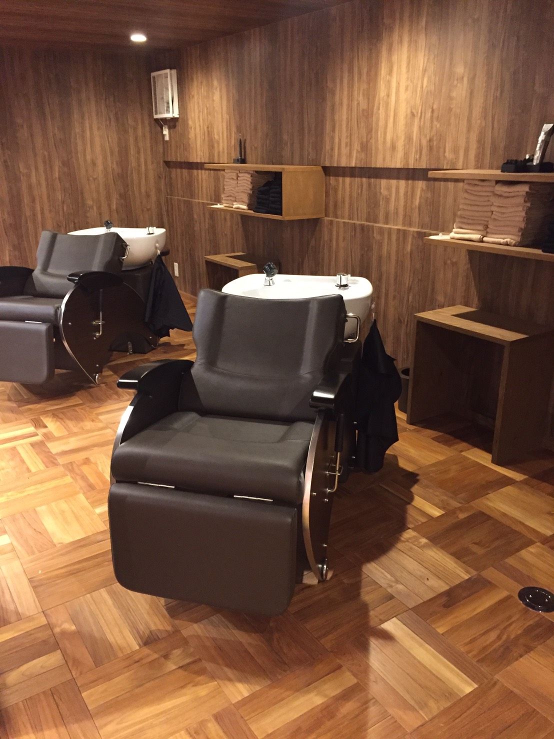 【六地蔵】日曜定休あり◆◇オーナーさんやお客様との距離が近く、フランクに働いていけます♪入客チャンスが多く、幅広い年齢層のお客様に愛されるnatal(ナタル)からスタイリスト・Jr.スタイリスト(美容師)の求人☆☆