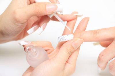 【JR宇治】日曜定休あり♪ライフスタイルに合わせて月6〜8日と選べるお休み 地域密着型のおしゃれサロン”eyelash＆nail Ray（アイラッシュアンドネイルレイ）”からネイリスト（ネイル）の求人☆★