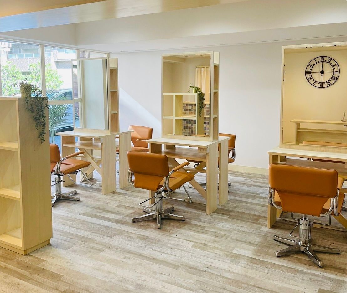 【放出】≪月給26万円スタート＆社会保険完備≫≪日曜日定休あり≫入客チャンス抜群！これから可能性のあるサロンです！スタイル作りに興味のある方、大歓迎です！「Forte（フォルテ）」からスタイリスト（美容師）の求人★☆