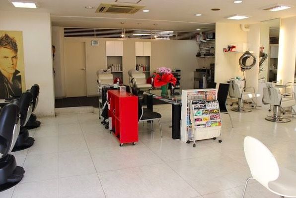 【阪急三国】幅広い層が通う地域密着のメンズサロン！コミュニケーション重視の元気なお店なので、お客様としっかり関われます☆入客チャンスもバッチリ、年次昇給で長く働けるメンズサロン「MAC super hair（マックスーパーヘアー）」からスタイリスト（美容師）の求人☆★