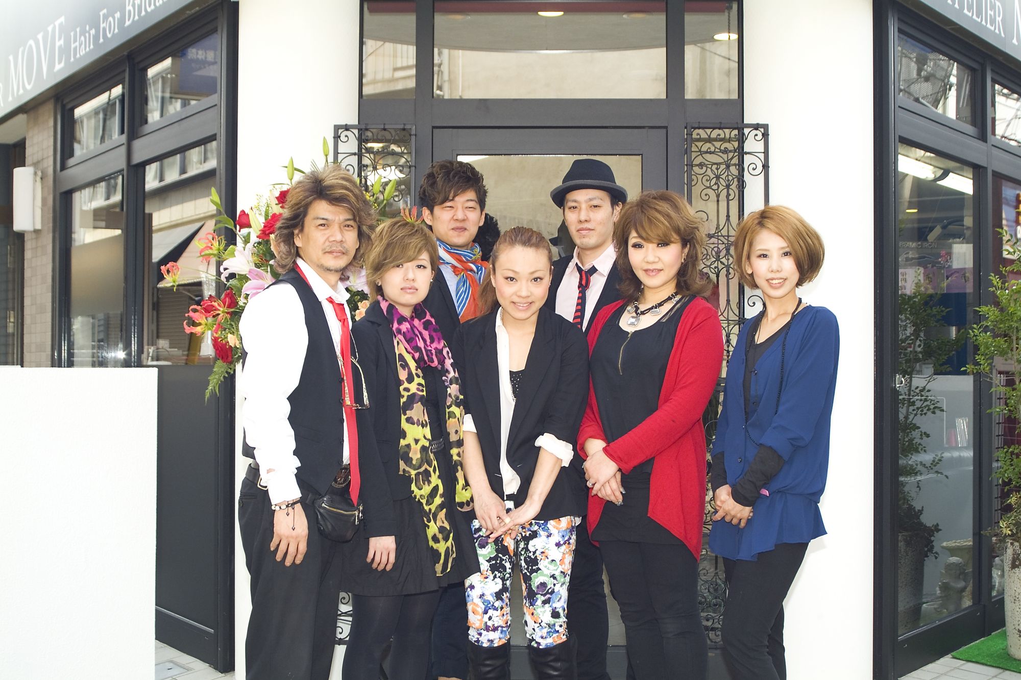 【阪急伊丹】≪月給25万円〜≫≪入客チャンス≫≪住宅手当あり≫安心の高待遇で長く働いてもらえます!!着付けやメイクなどの幅広い技術を学んで行ける地域密着型アットホームサロン“ATELIER MOVE(アトリエムーブ)”からスタイリストの求人☆★☆