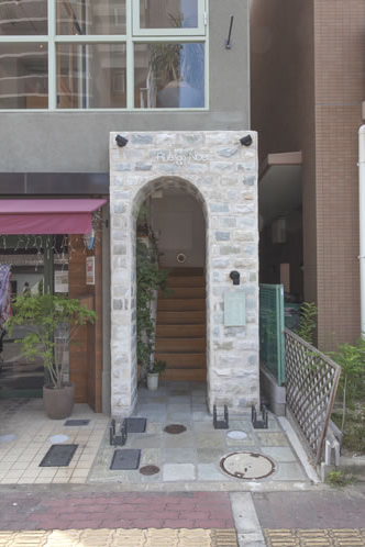 【中百舌鳥】≪社会保険完備≫≪2年半デビューカリキュラム≫嬉しい待遇面に含めレッスンも一人一人のスタッフさんに合わせてしっかり見てもらえる環境!「Rue de Noel(ルードノエル)」からアシスタント(美容師)の求人★☆