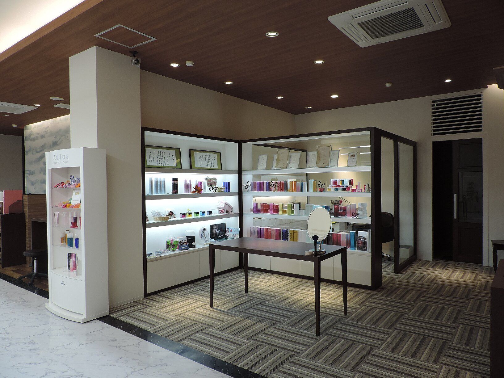 【和白】≪高月給スタート・お休み日数選択OK・社会保険完備・日曜日お休みOK≫充実した福利厚生で長くお仕事できる環境♪毎月多くのお客様がご来店される「CANDY BOX 和白店（キャンディボックスワジロテン）」からスタイリスト（美容師）の求人☆☆