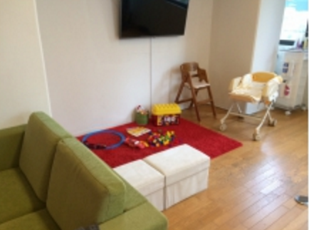 【南堀江】≪アシスタントでも歩合あり！！≫20万円以上の収入も可能！営業中の空いた時間にレッスンをするなど、時間を有効活用しています！お客様とのコミュニケ―ションを大切にし、高いリピート率を誇る人気サロン！「Door hair.latte（ドアー ヘア ラテ）」からアシスタント（美容師）の求人☆★☆