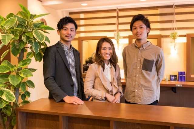 【岡町】社会保険完備・週休2日・平均退社20時と待遇面抜群★仕事とプライベートとでメリハリをつけて働くことが出来る地域密着型のアットホームサロン“Ciel(シエル)”からスタイリスト(美容師)の求人☆★