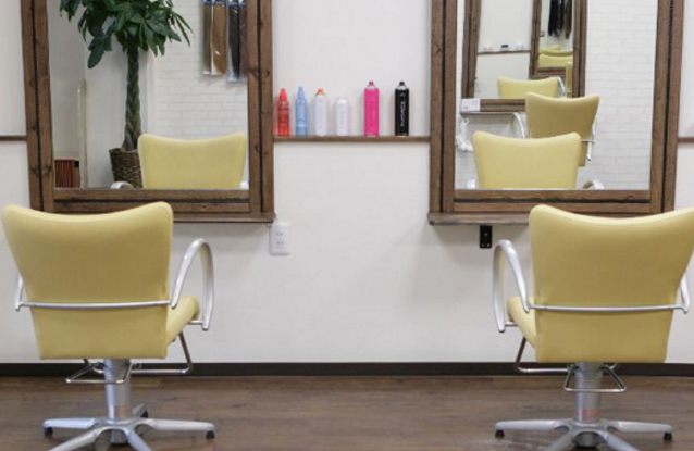 【山科】≪3ヶ月に1度ボーナスあり≫店舗展開するファミリー層に人気のヘアサロン！少人数制で地域密着&楽しくノビノビ働ける環境！独立支援あり！hairs BERRY 竹鼻店（ヘアーズベリータケハナテン）からスタイリスト（美容師）の求人★☆