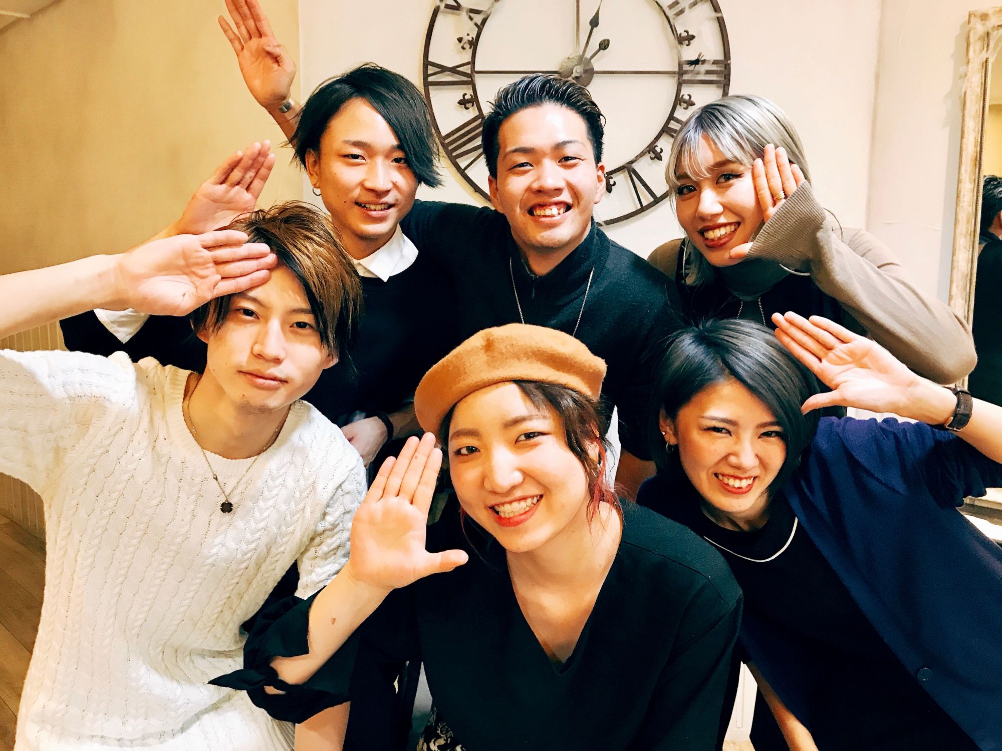 【伏見桃山】≪社会保険完備!カットから学ぶこともできるので、早期デビュー可能≫美容に対しての気持ちは熱く、オーナーさんやスタッフさんはとても暖かい!uit(ユイト)からアシスタント(美容師)の求人☆★