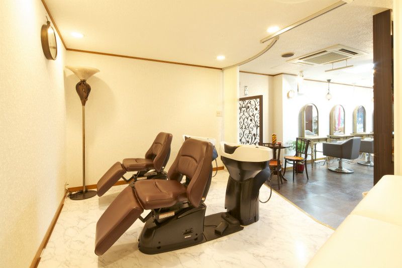 【河内小阪】◇◆社会保険完備◆住宅手当あり◆◇元気と笑顔あふれるアットホームサロン!完全マンツーマンのレッスンで着実に成長していけます。着付けやメイクも学べちゃう「スカーレット(スカーレット)」からアシスタント(美容師)の求人☆★☆