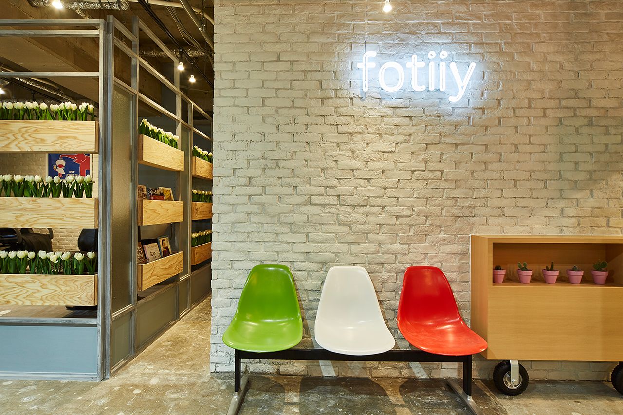 【茶屋町】≪月8,9日休み&有給休暇あり≫≪社会保険完備≫新規集客が多く入客チャンスがある人気ヘアサロン!社会保障があり安定して正社員で働いていける雇用体制を整えています!「fotiiy 大阪梅田茶屋町店(ホティオオサカウメダチャヤマチテン)」からスタイリスト(美容師)の求人☆★