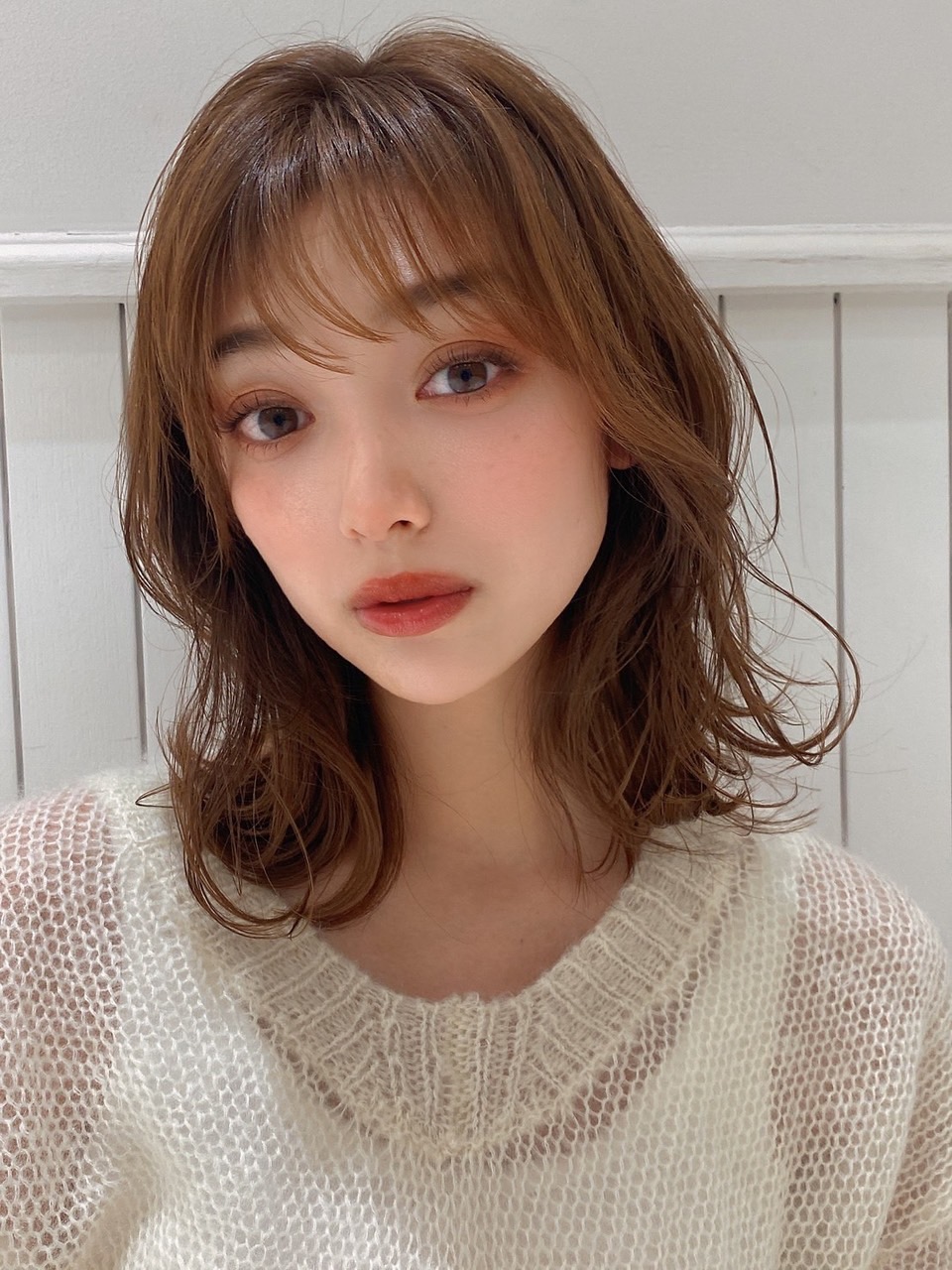 【西梅田】≪月8,9日休み・有給休暇あり≫≪社会保険完備≫≪営業中レッスン・最短1年半デビュー≫女性スタッフが活躍する人気ヘアサロン!充実の福利厚生と好条件が整い安心して長く働ける環境です!「friity 大阪西梅田店(フリティオオサカニシウメダテン)」からアシスタント(美容師)の求人☆★
