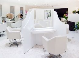 【宇美】≪社会保険完備≫≪住宅手当あり≫海外研修・カット講習・メイク講習など幅広く技術を学ぶことができるアトランタ出身のヘアサロン「VAN COUNCIL 福岡店(ヴァンカウンシルフクオカテン)」からアシスタント(美容師)の求人☆★