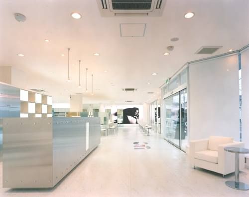 【深井】≪初任給20万円≫≪スタイリストデビューまで一年≫≪社会保険・社員寮完備≫≪年に2回の五連休≫完全週休二日制でメリハリをつけながら働けます！「ウキウキ倶楽部 深井店（ウキウキクラブフカイテン）」からアシスタント（美容師）の求人★☆