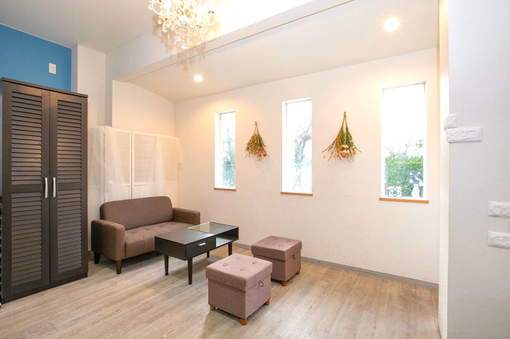 【豊津駅】 ≪2年でデビュー≫≪月8日休み≫一人一人の美容師の働き方向上を何よりも大切にしているお洒落でアットホームなサロン！地域密着型の働きやすい環境です！「Chouette（シュエット）」からアシスタント（美容師）の求人☆★