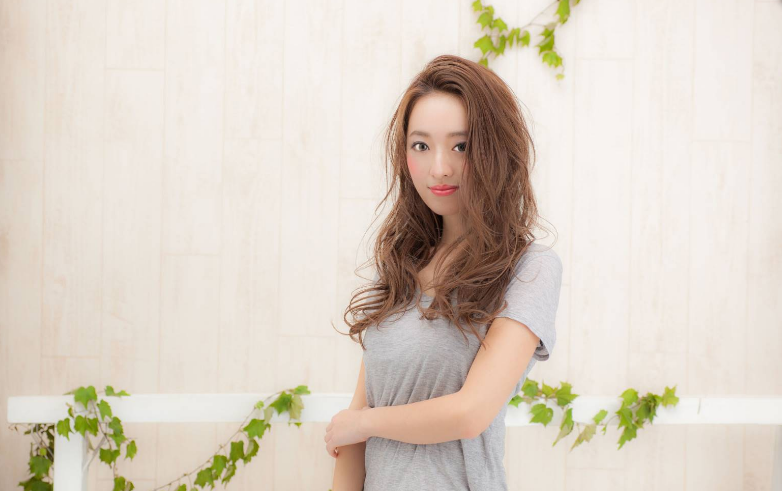 【北花田】≪月給23〜27万円≫≪月8日休み≫プライベートの時間も大切に！！髪質改善を通してお客様と密なコミュニケーションがとれる地域密着型のアットホームなサロン！hair esthetics salon trans（ヘアエステティックサロントランス）からスタイリスト（美容師）の求人★☆