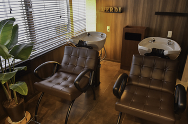 【JR元町】≪入客チャンスあり≫≪週休2日≫ライフスタイルに合わせて働き方を選べる！落ち着いた雰囲気の小規模サロン「Verde Hair Garden（ベルデヘ ガーデン）」からスタイリスト（美容師）の求人☆★