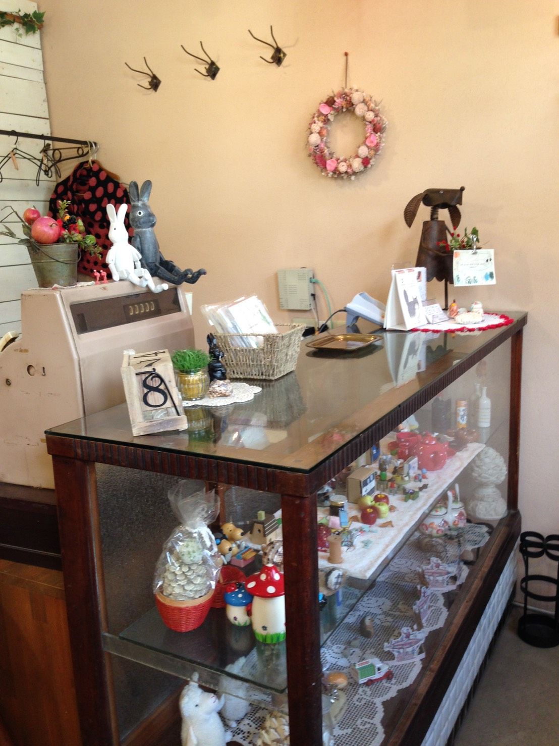 【和泉中央】≪完全週休二日制≫≪月給23万円スタート≫仕事もプライベートも充実させていきましょう！お客様との距離が近く店内はいつも明るい雰囲気！お客様としっかり向き合う髪質改善サロン「Andante（アンダンテ）」からスタイリスト（美容師）の求人★☆