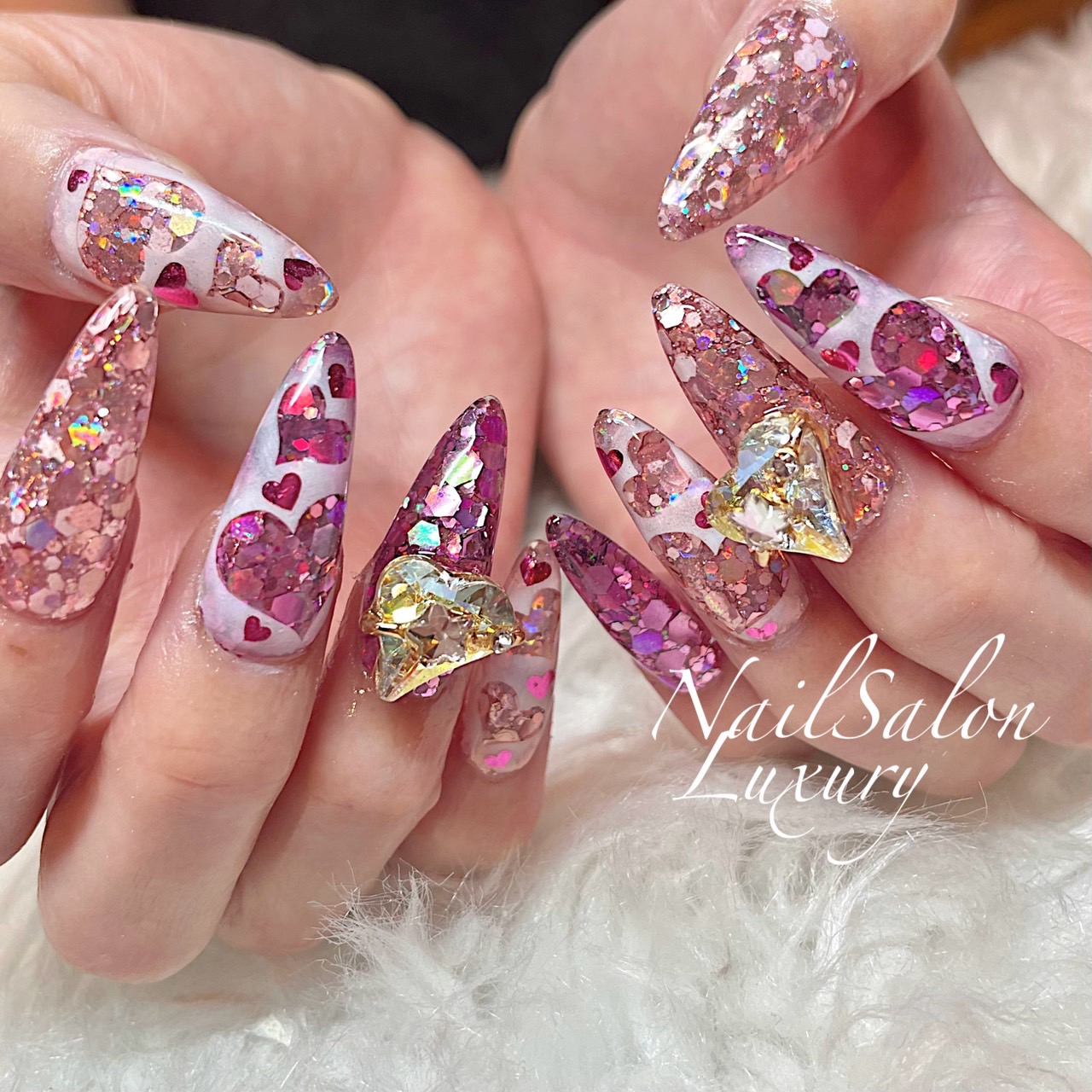 【梅田】≪実働8時間≫≪月8日休み・土日休みOK≫ワンランク上のネイルデザインが大人気！ネイルを学びたいという方にオススメです！「nail salon LUXURY 梅田店（ネイルサロンラグジュアリーウメダテン）」からネイリスト（ネイル）の求人☆☆