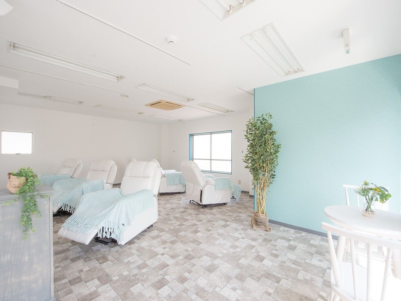 株式会社mirror ball