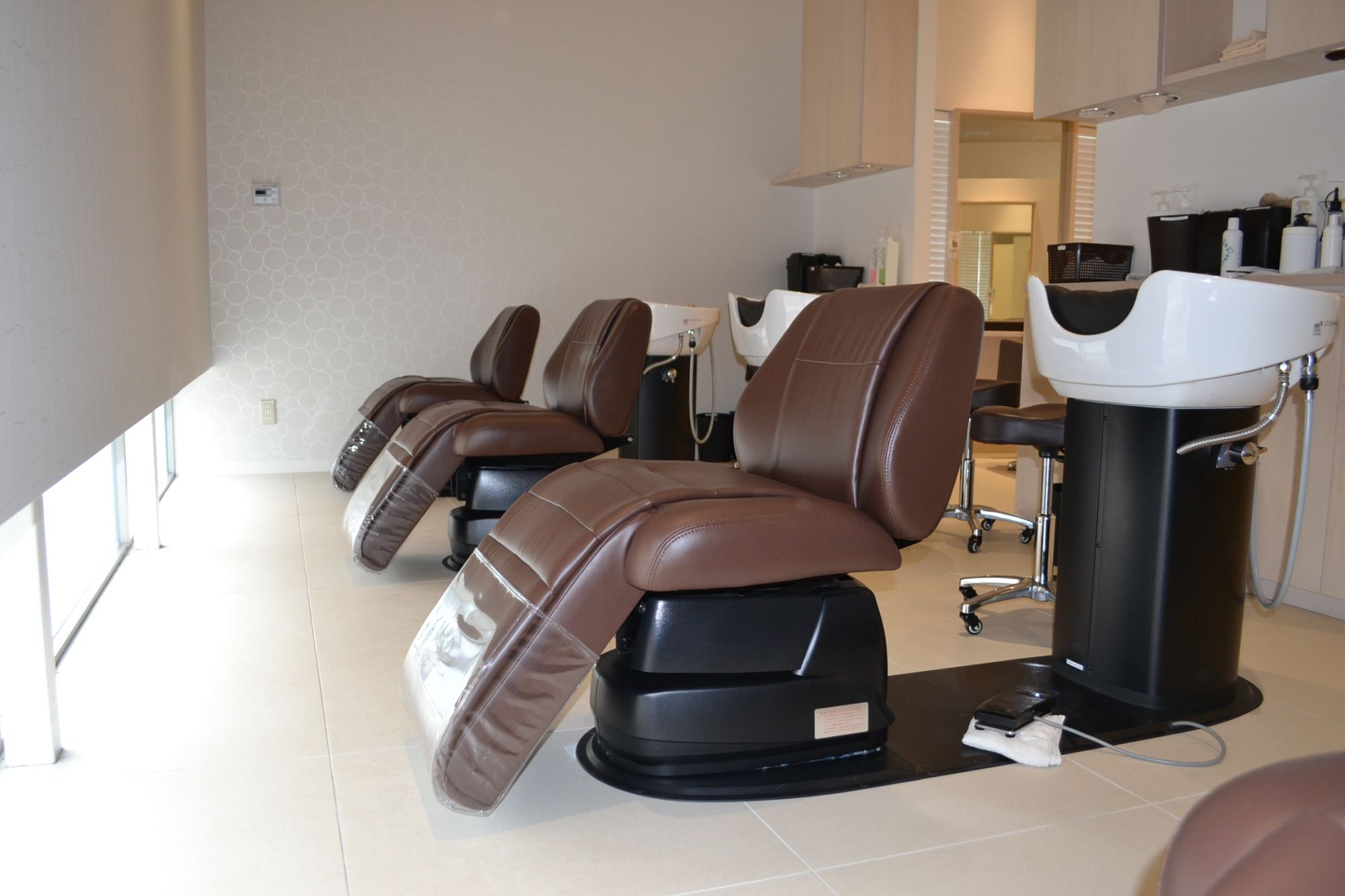 【香椎照葉】≪社会保険完備≫≪完全週休2日制≫≪月給21万円～≫ヘアーケア・エイジングケアに力を入れお客様と長いお付き合いをしている「Neivs hair 香椎照葉店（ネイヴスヘアーカシイテリハテン）」からスタイリスト（美容師）の求人☆★