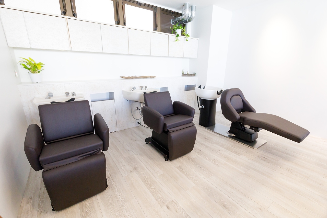 【大橋駅】≪保証給あり・19時以降歩合UP・無償保育園あり・独立支援制度、FC制度あり・ブライダルヘアメイク可能≫完全歩合制（フリー40％／指名50％還元）★月30万円以上や週休2日制など働き方を選べる時代！！「SOHO hair&botanical 大橋（ソーホーヘアーアンドボタニカルオオハシ）」からスタイリスト（美容師）の求人★☆