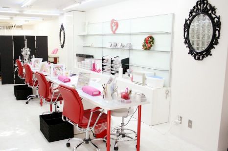 【摂津富田】≪社会保険完備≫≪指名料550円全額バック≫≪休憩1時間≫お子様がいる方や主婦の方も活躍中！！働くママさんにおすすめのサロン「NAILICIOUS（ネイリシャス）」からネイリスト（ネイル）の求人☆☆