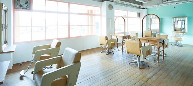【東生駒】≪月8,9日休み≫≪社会保険完備≫≪賞与あり≫≪産休育休実績あり≫駅チカすぐの好立地!社内アカデミー完備で営業時間中研修にて2年デビュー確実!充実の待遇面と教育体制が人気です!「Figaro mina 東生駒店(フィガロミーナヒガシイコマテン)」からアシスタント(美容師)の求人☆★