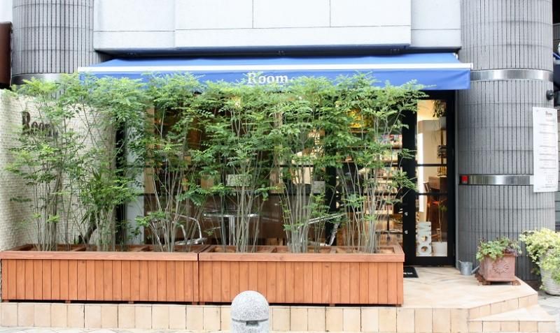 【警固】≪高月給・社会保険完備≫美容師としての基礎をしっかりレッスンするので、自信をもってスタイリストデビューできる環境！アシスタント時代からカットレッスンを行うヘアサロン「room（ルーム）」からアシスタント（美容師）の求人☆★☆