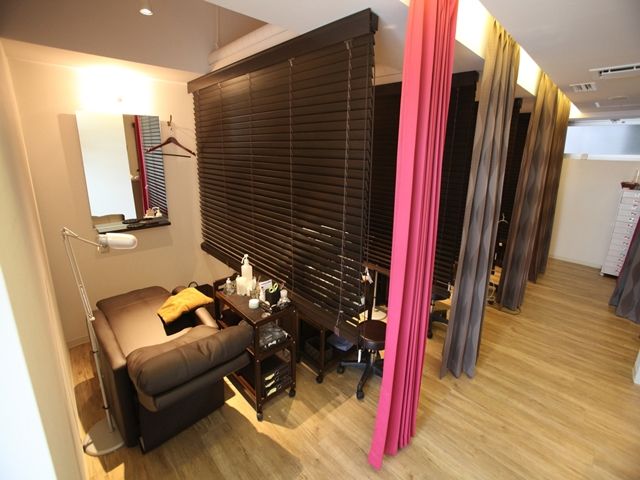 【三条】≪未経験OK≫≪休憩1時間あり≫≪社会保険完備≫≪実働8時間≫スクール併設！カウンセリング重視の高い技術を提供するサロン！「LeLuxe+ ANNEX店（リュクスプラスアネックステン）」からアイリスト（アイデザイナー・まつ毛エクステ）の求人★☆