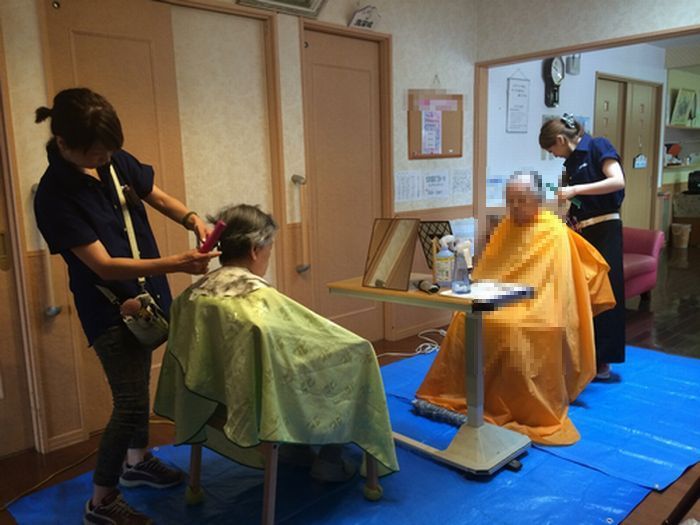 【千種】≪社会保険完備&完全週休2日制≫訪問美容にも興味のある方必見!!これからの社会に対応した次世代型サロン!全てのお客様に優しい「KamiBito 名古屋店(カミビトナゴヤテン)」からスタイリスト(美容師)の求人☆★