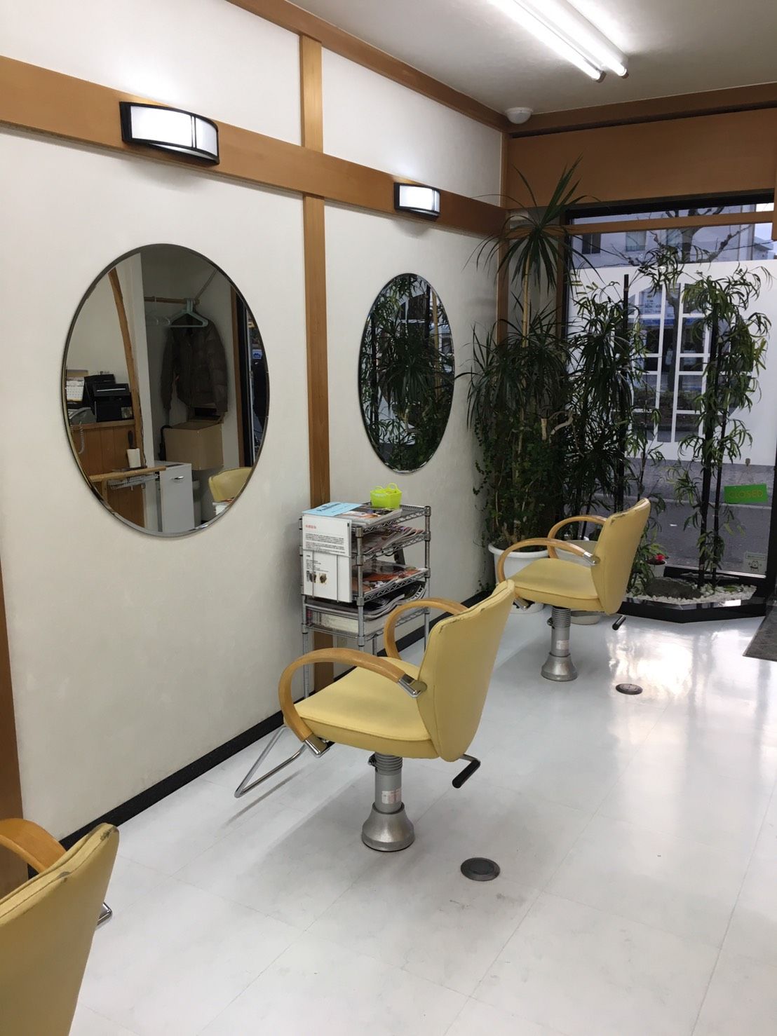 【一乗寺】≪営業時間内レッスンOK≫スタッフさんとオーナーさんの距離が近いことが魅力的!サロンワーク中心に働けるhair flow(ヘアフロー)からアシスタント(美容師)の求人☆★