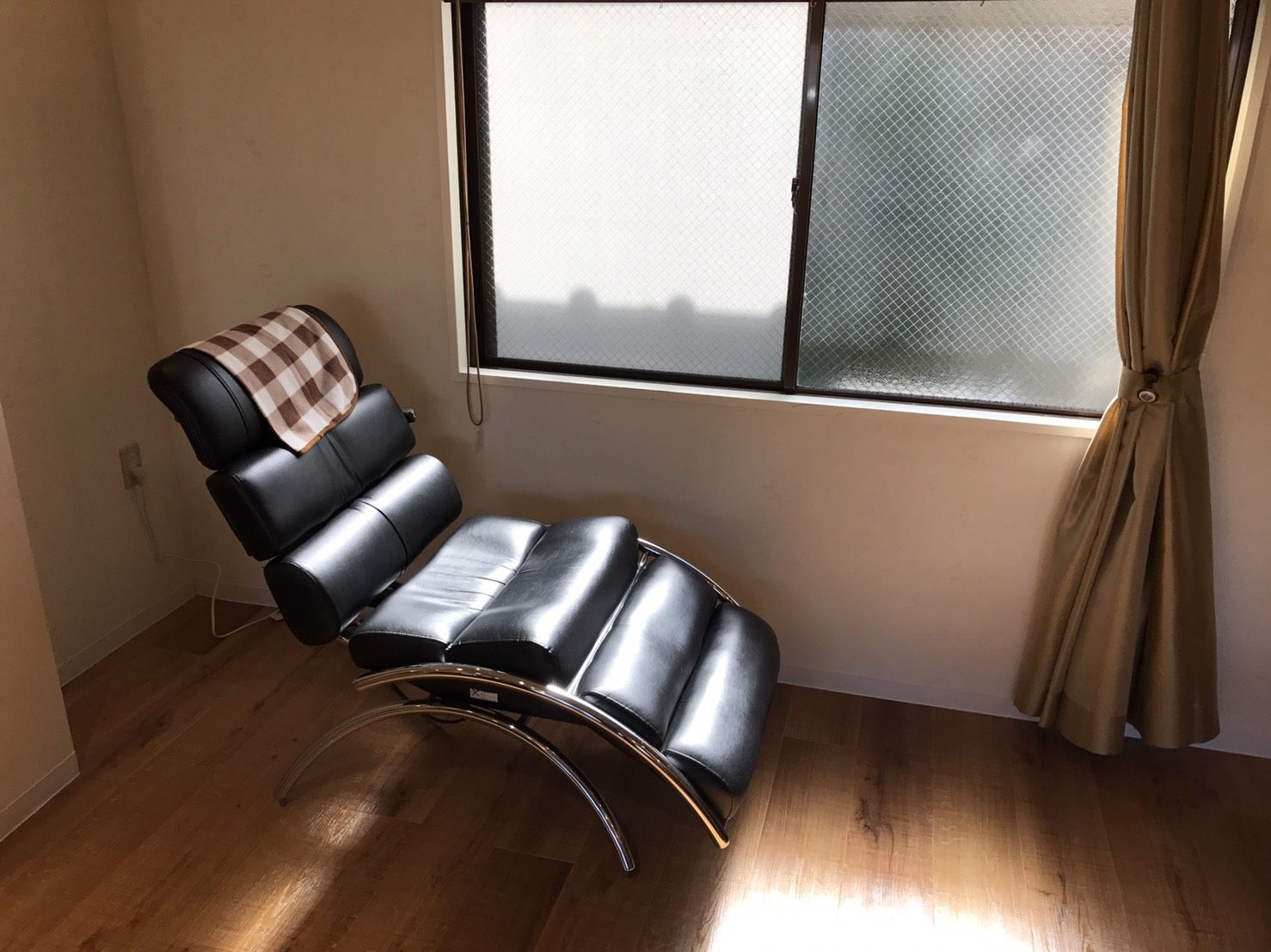 【近鉄伏見】≪顧客お持ちの方募集≫≪売上70%還元≫住宅街にあるヘアサロン内のアイラッシュブースをお貸しします!価格設定や勤務時間や日数など自由です!!!PourVous(プールヴー)からアイリスト・アイデザイナー(アイラッシュ・まつ毛エクステ)の求人★☆★