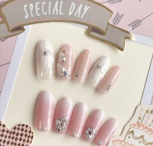 【鳳】≪経験者の募集≫≪完全週休2日制≫≪社会保険完備≫≪残業無し≫≪業務委託・正社員・パート・アルバイトOK≫集客がしっかりしているので、経験者の方であればすぐにお客様がつく環境です！温かいスタッフさんが魅力的！！今までの経験を生かして働きたい！という方にもオススメ！地元の方にも愛される地域密着型のアットホームサロン「STAY GOLD（ステイゴールド）」からネイリスト（ネイル）求人☆☆